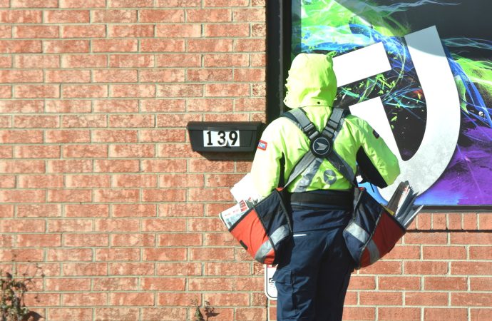 Postes Canada amorce la fin de la livraison du courrier à domicile et accélère sa transition