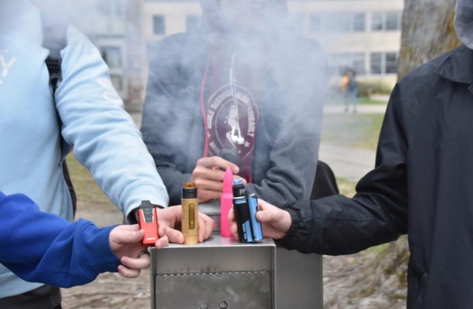 Hausse du vapotage chez les jeunes : la CDVQ dénonce un échec prévisible des politiques actuelles