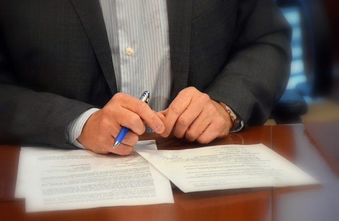 Collusion et contrats publics : le Bureau de la concurrence rappelle les risques criminels et financiers