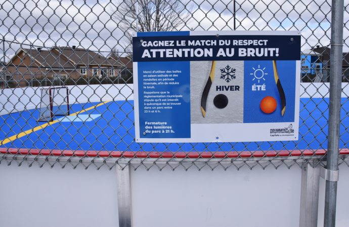 Patinoire du parc Jardin-des-Galeries : bruit sécurité et qualité de vie les citoyens rappellent au maire que la décision du 15 juin marquera l’avenir du quartier