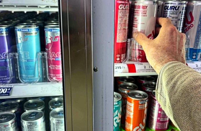 Interdiction des boissons énergisantes aux moins de 16 ans : des commerçants drummondvillois soulèvent des questions sur l’application de la mesure