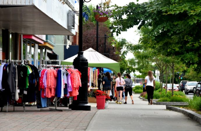 La Vente estivale revient au centre-ville de Drummondville avec la participation de près de 40 commerces.