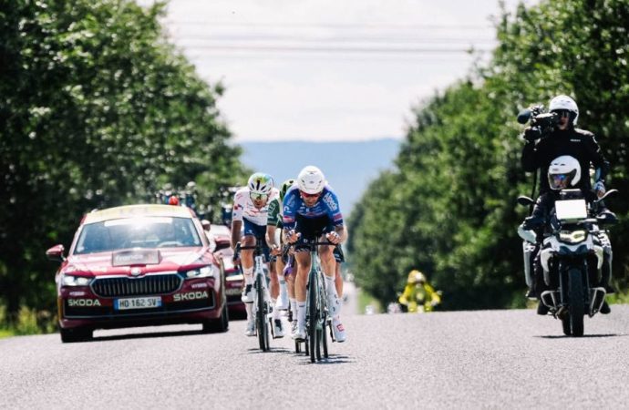 De nouveau à l’attaque : le cycliste de Ste Perpétue Hugo Houle se distingue au Tour Auvergne–Rhône-Alpes