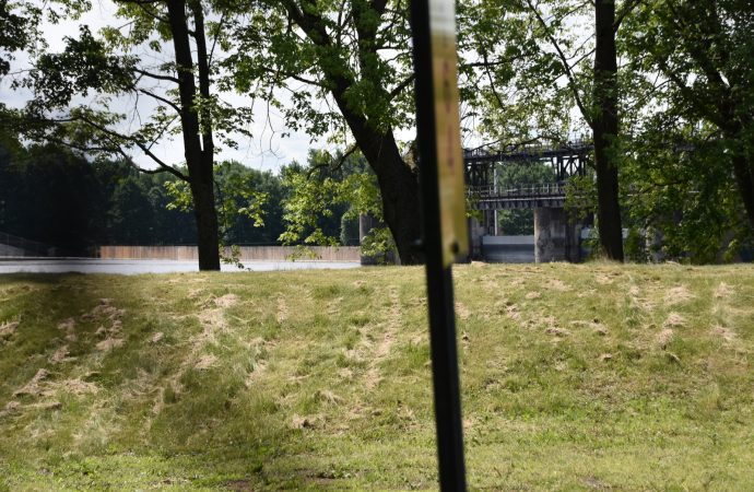 Travaux retardés à Chute-Hemmings : les riverains et plaisanciers naviguent toujours dans l’incertitude quant à la reprise des activités nautiques