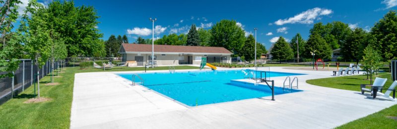 Privilégiez les piscines ou les jeux d’eau pour vous rafraîchir !