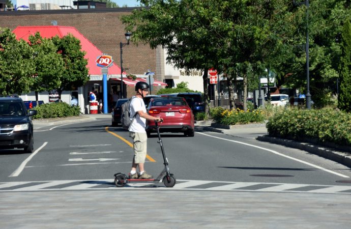 Trottinettes électriques et transport personnel motorisés : Québec prolonge le projet pilote et resserre les règles