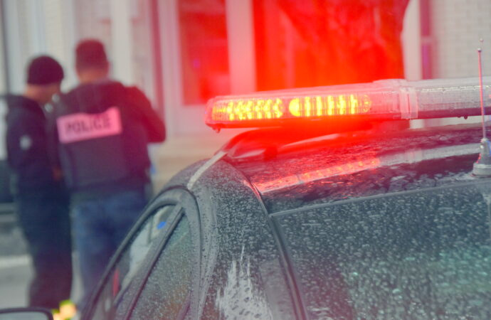 Contrebande d’alcool à Sainte-Brigitte-des-Saults : près de 670 litres saisis par la Sûreté du Québec