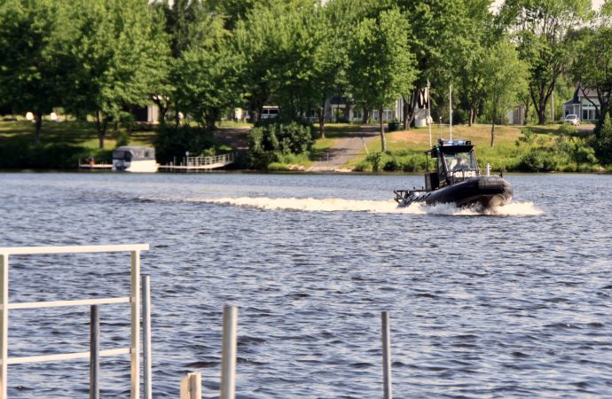 Sécurité nautique : Plus de 600 embarcations vérifiées lors d’une vaste opération de sécurité nautique