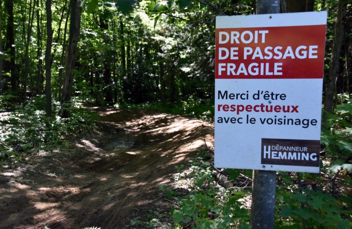 Projet pilote de VTT : fils à pêche et gestes préoccupants Julie Arel mise sur la bonne foi et la cohabitation