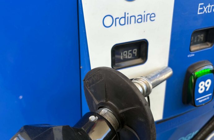 Retour au travail plus coûteux : le prix de l’essence bondit de près de 20 cents