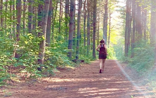 Courir au rythme des couleurs : le moment idéal pour découvrir les plaisirs de la course à pied! La chronique de Sara Marquis pour partir du bon pied.